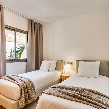 Stylish 2br - Shared Pools - Near Golf And The Appartement