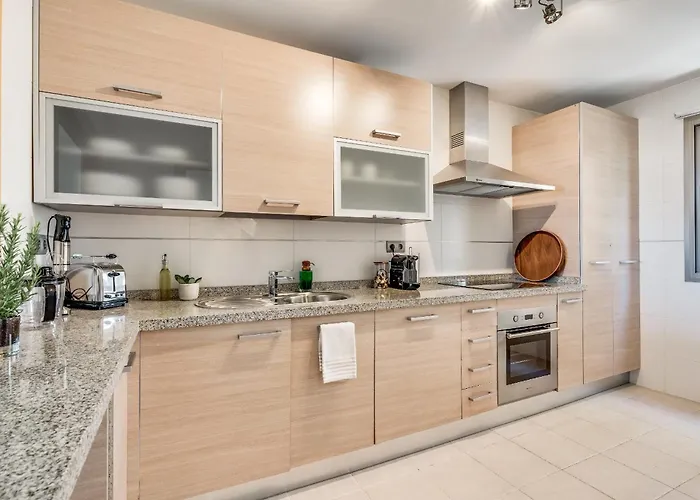 Apartman Stylish 2br - Shared Pools - Near Golf And The Estepona