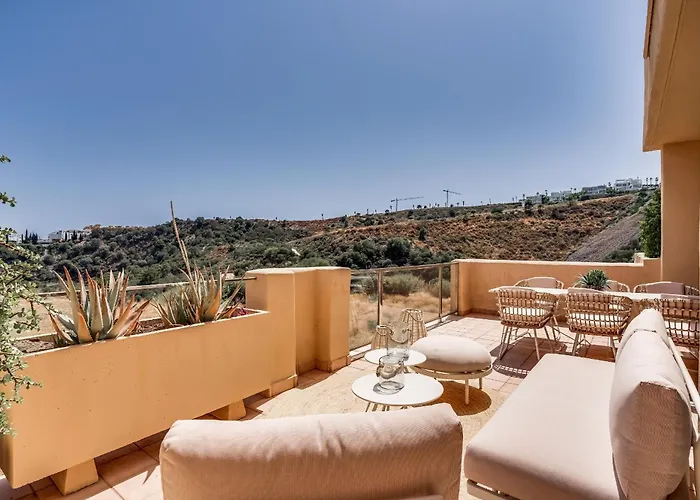 Stylish 2br - Shared Pools - Near Golf And The Apartman *