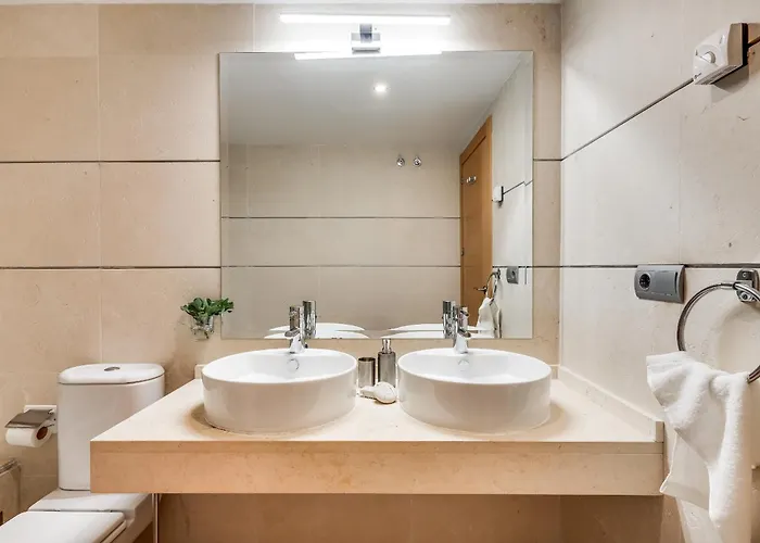 Stylish 2br - Shared Pools - Near Golf And The Apartment *