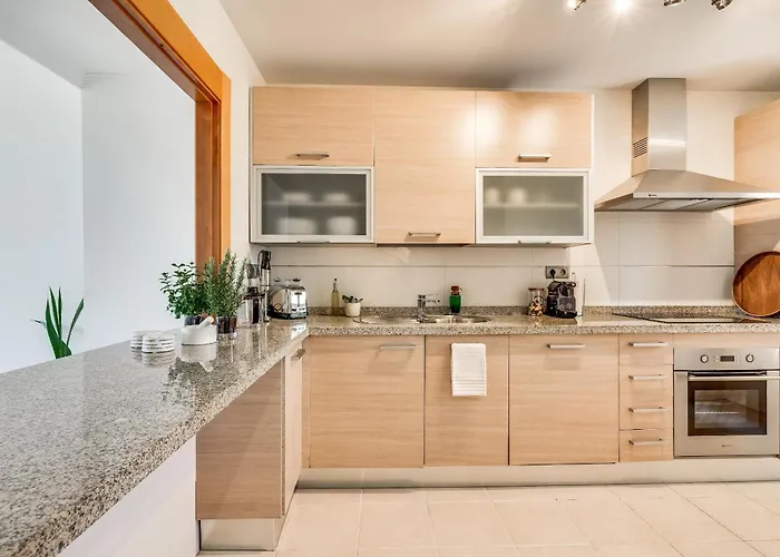 Stylish 2br - Shared Pools - Near Golf And The Apartment *