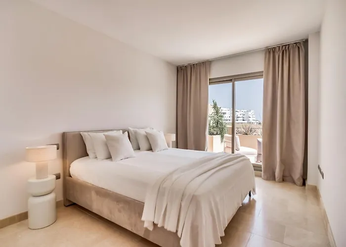 Stylish 2br - Shared Pools - Near Golf And The *