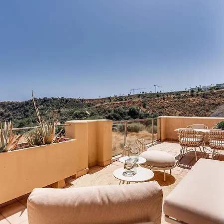 Stylish 2br - Shared Pools - Near Golf And The Lägenhet *